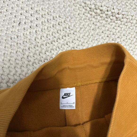 Nike dark yellow shorts - Picture 4 of 4